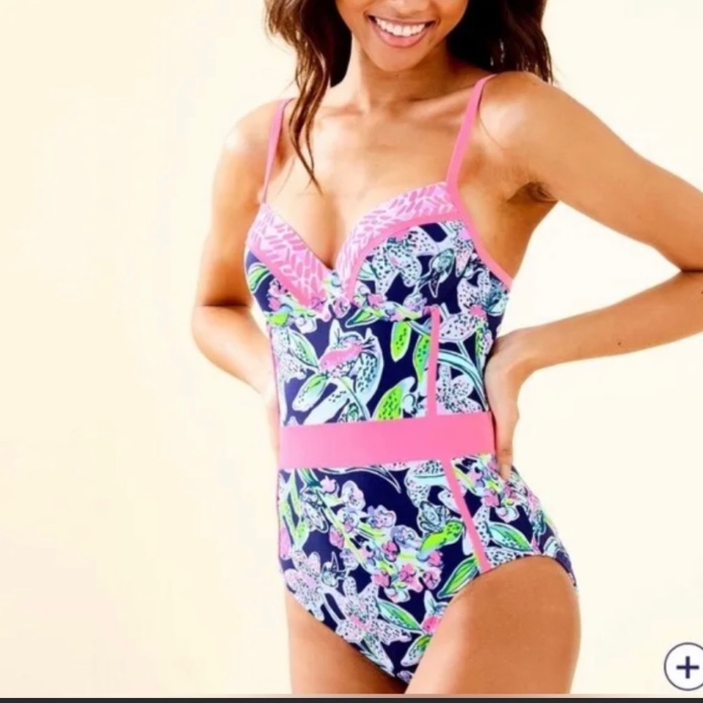 Lilly Pulitzer swimsuit size 6 sway this way